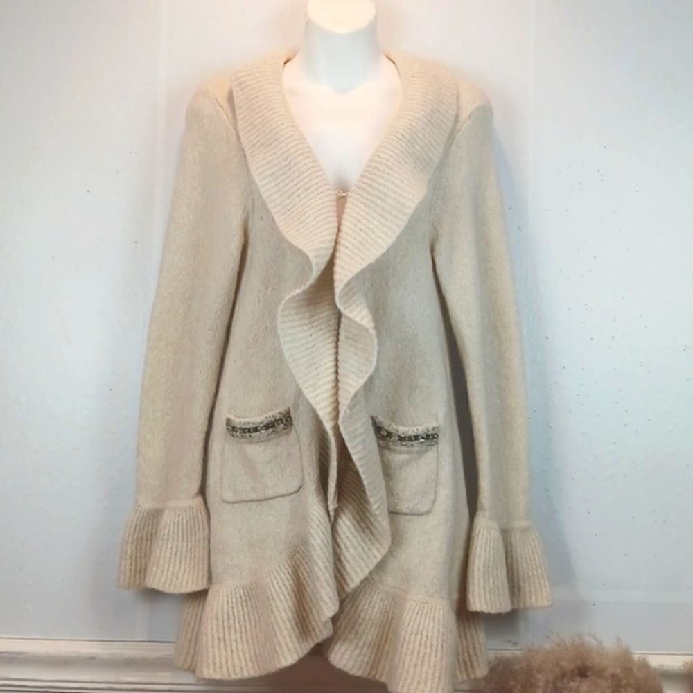 Boho Cream ruffled lapel/ cuffs long-sleeve cardigan with jeweled pockets M y2k